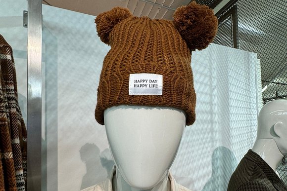 Beanie mit 2 Bommel