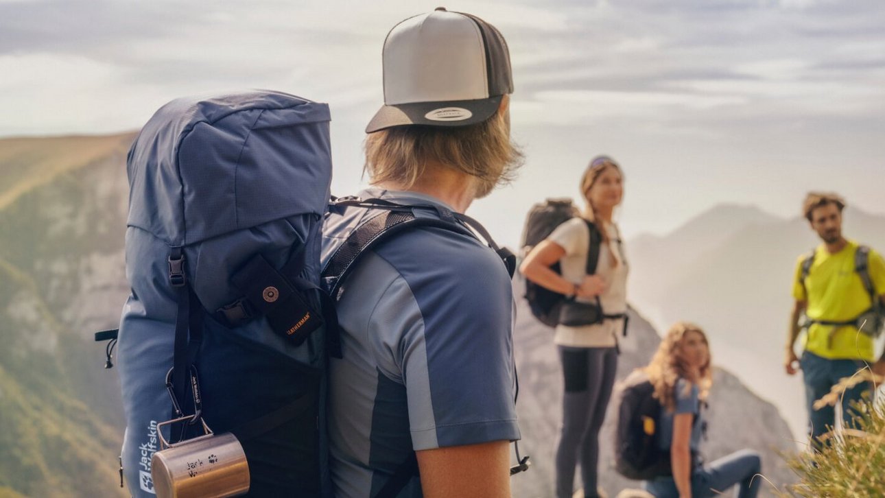 Gruppe von Freunden am wandern