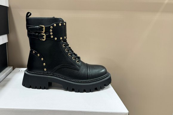 Combat Boots – Funktionalität trifft auf Fashion