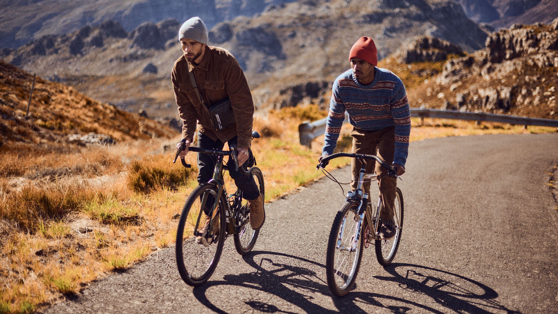 Paar auf Bike-Tour